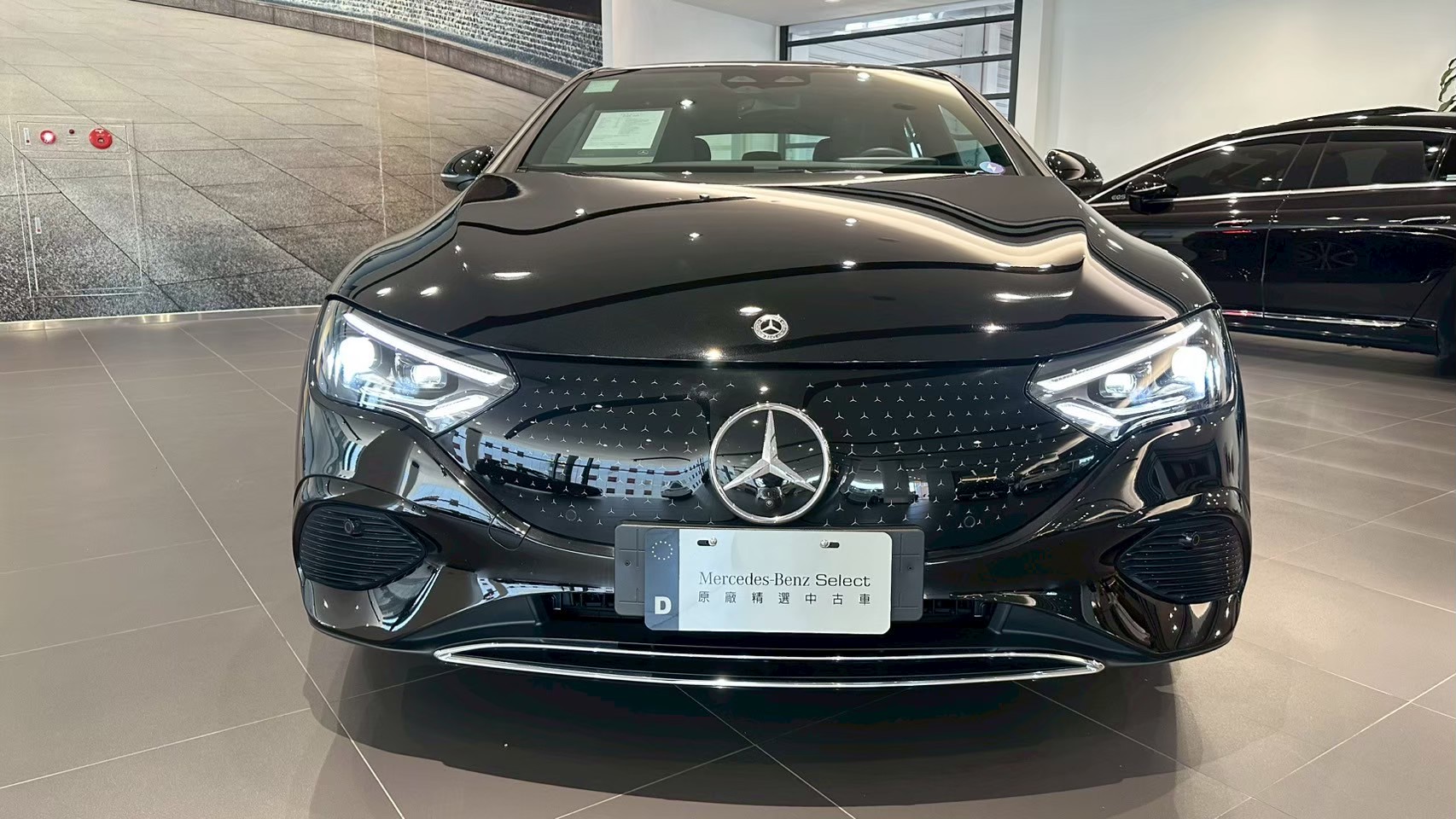 Mercedes-Benz EQE 300