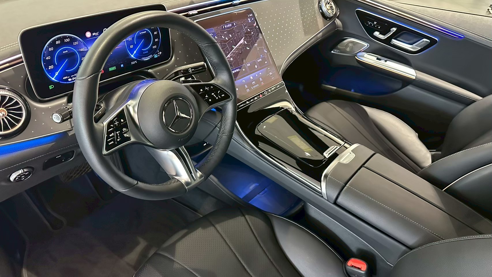 Mercedes-Benz EQE 300