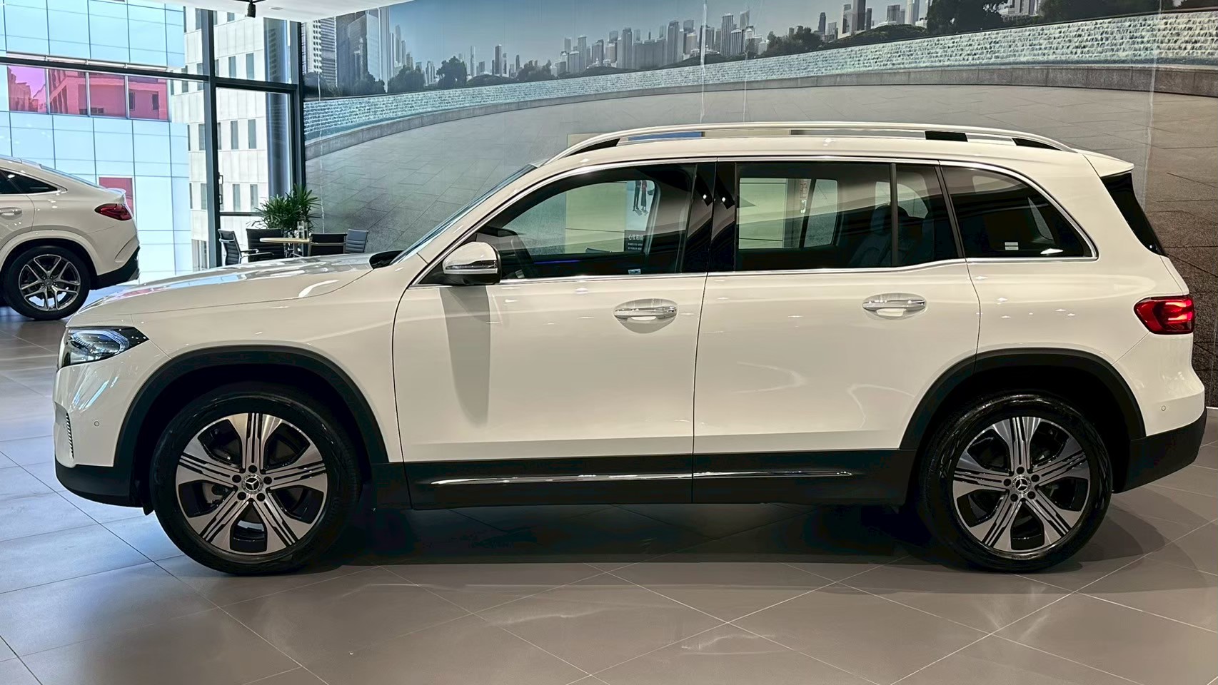 Mercedes-Benz EQB 250+ FL